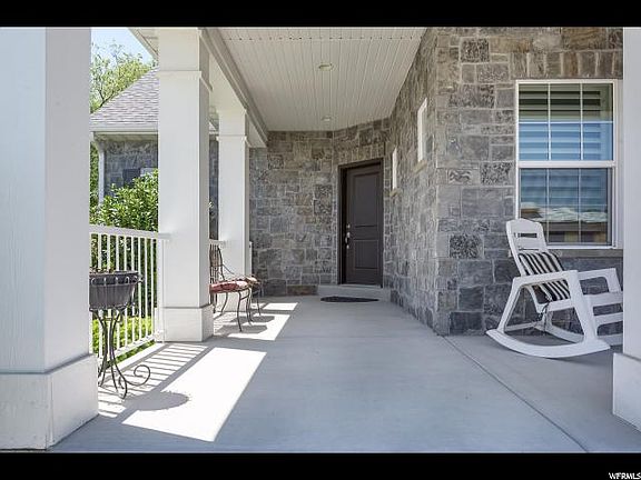 4th image of 654 E Oxford Hollow Ct