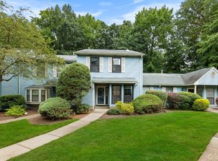 2105 Timber Oaks Rd, Edison, NJ 08820