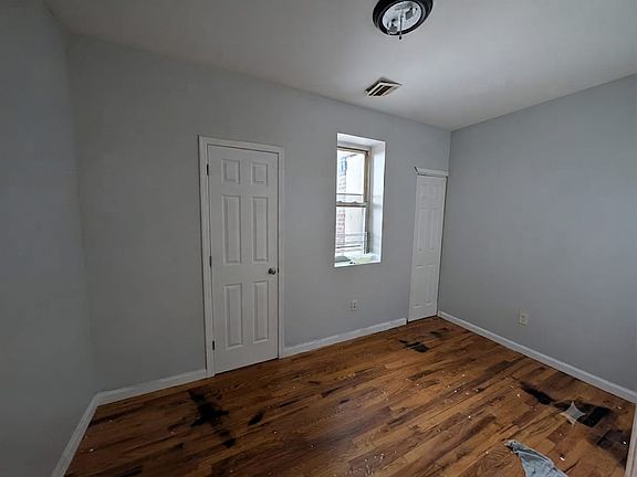 3rd image of 223 Hawthorne Ave APT 3B