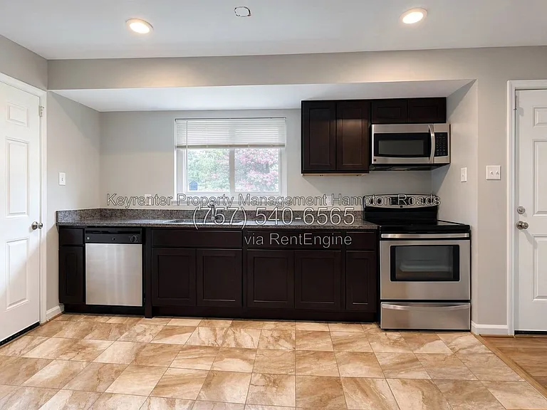 711 Marcus St — Photo 11