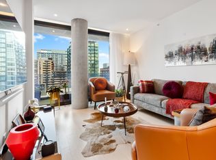 242 Rue Young #905, Montreal, QC H3C0R7