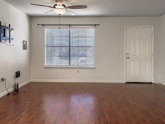 3rd image of 9373 Richardson Dr
