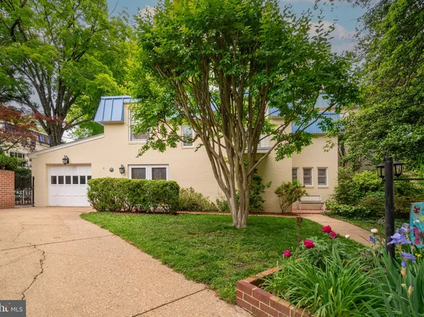 201 Garden Ct, Falls Church, VA 22046