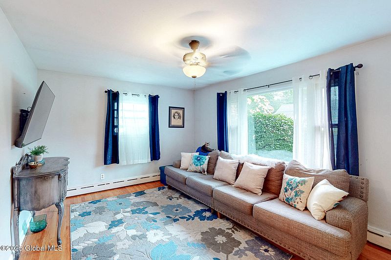 3rd image of 6 Elizabeth Street