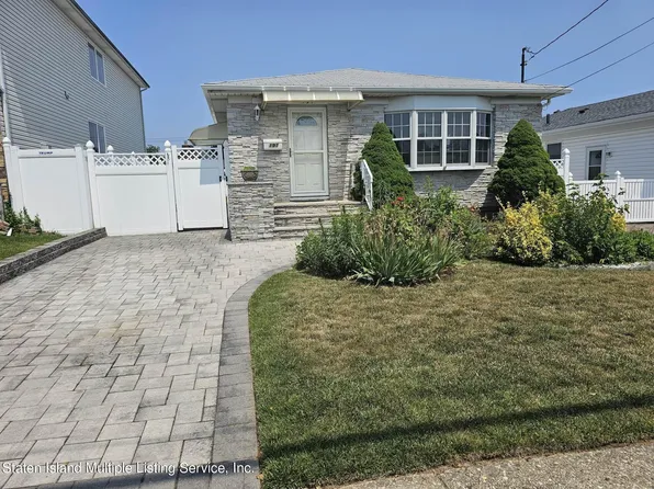 191 Lamport Blvd, Staten Island, NY 10305