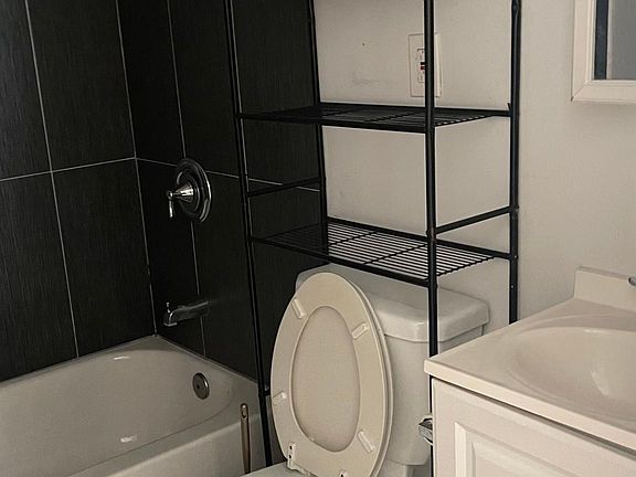 2nd image of 234 N 10th St #2B