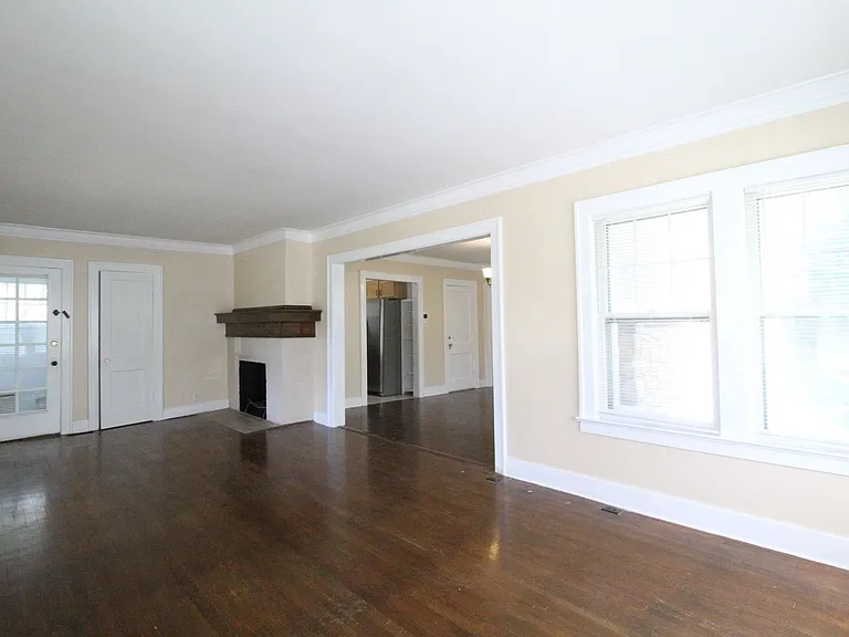 1412 W 51st Street — Photo 6