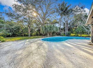 11290 Tara Dr, Fort Lauderdale, FL 33325