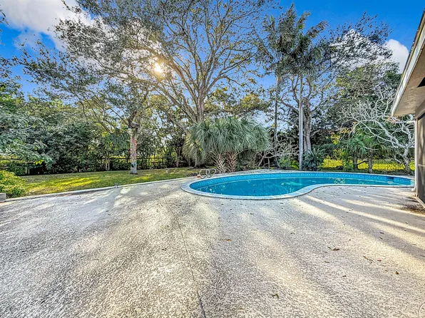 11290 Tara Drive, Plantation, FL 33325