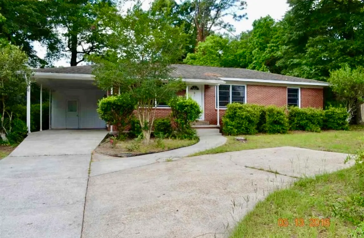 3555 Bayou Boulevard — Photo 1