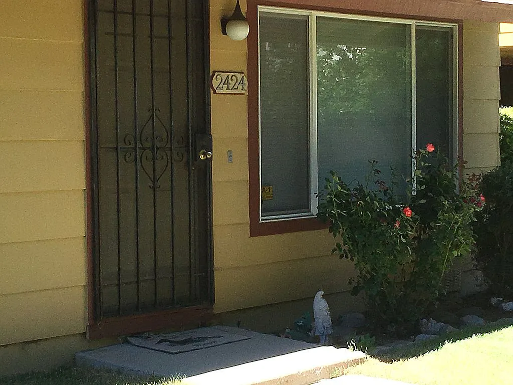 2424 Newcastle Way photo 1