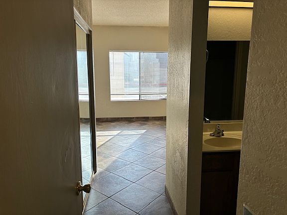 5th image of 2035 S Elm St Unit 105