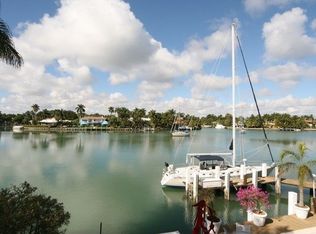 2128 N Bay Rd, Miami Beach, FL 33140