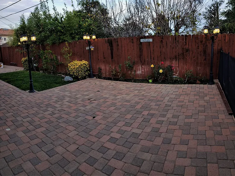 4940 Dobkin Ave — Photo 31