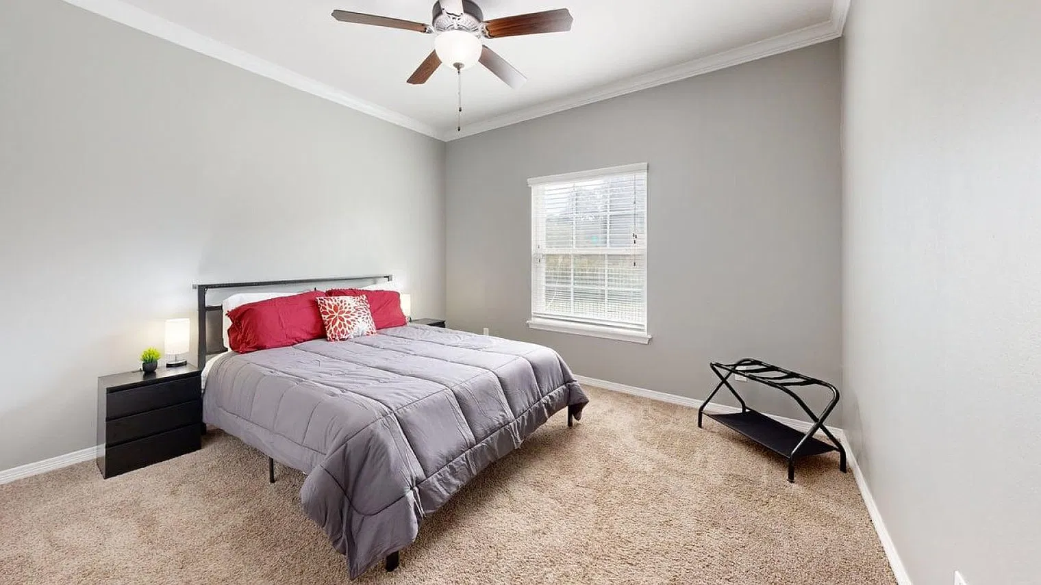 4 bed, 4.0 bath, $5,372 — Photo 4
