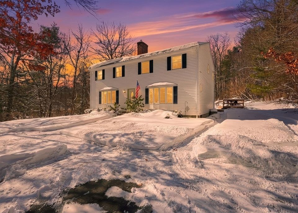 1st image of 429 Moore St