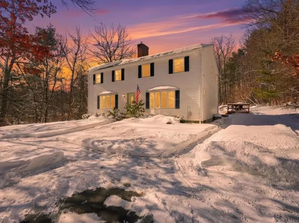 429 Moore St, Ludlow, MA 01056