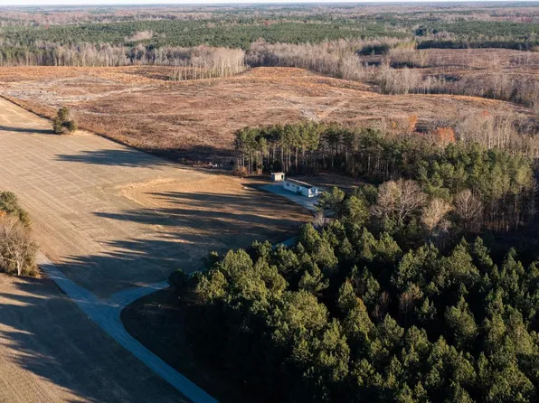 28131 Signboard Rd, Ruther Glen, VA 22546