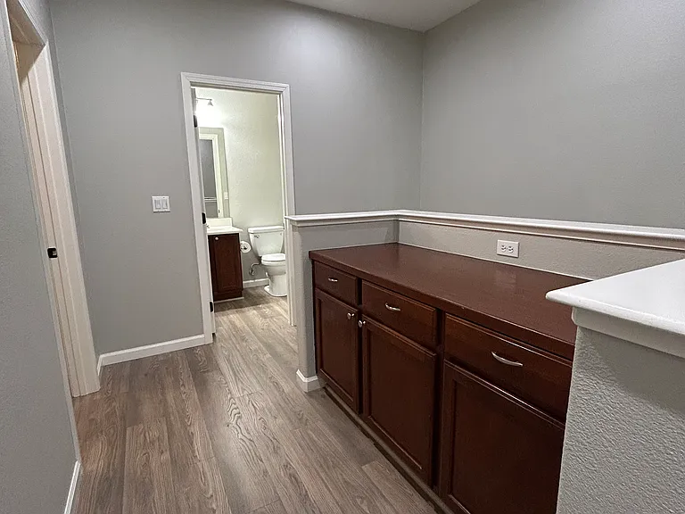 228 W Lucita Way — Photo 7