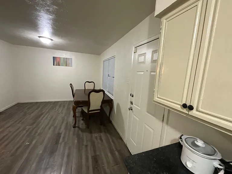 La Grange Dr — Photo 8