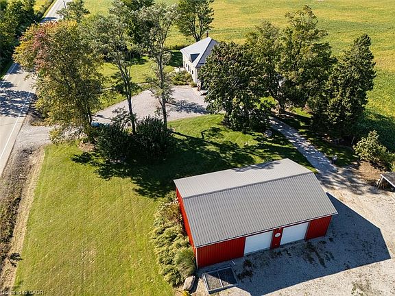 3rd image of 1635 Lakeshore Rd
