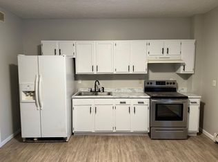 817 S Main St #D, Eaton Rapids, MI