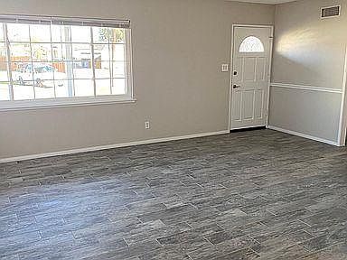 2nd image of 44613 N Lyall Ave