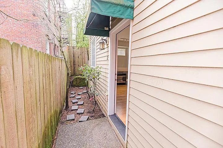 2012 NW Lovejoy St #2 — Photo 15