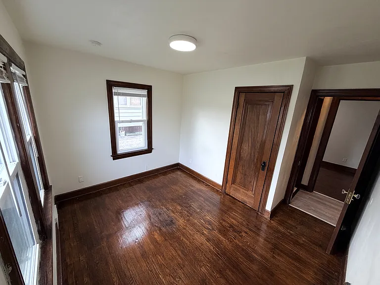 32 Gertrude Ave — Photo 6