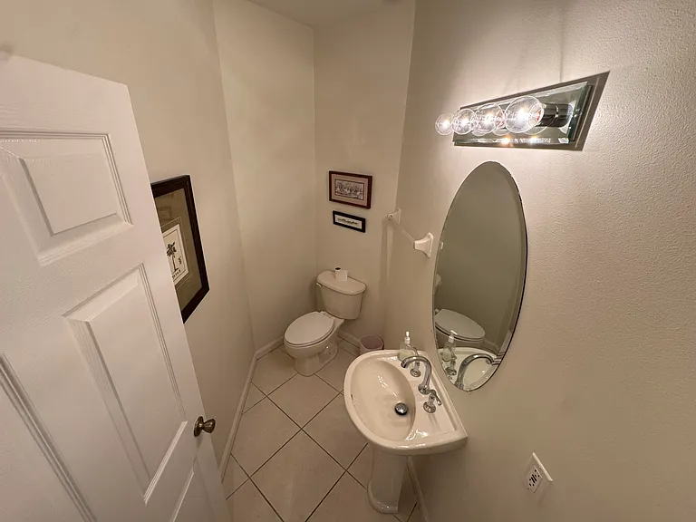 8246 Mulligan Cir — Photo 11