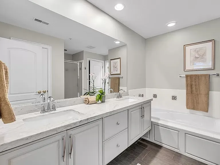 Huge primary bath with double vanity