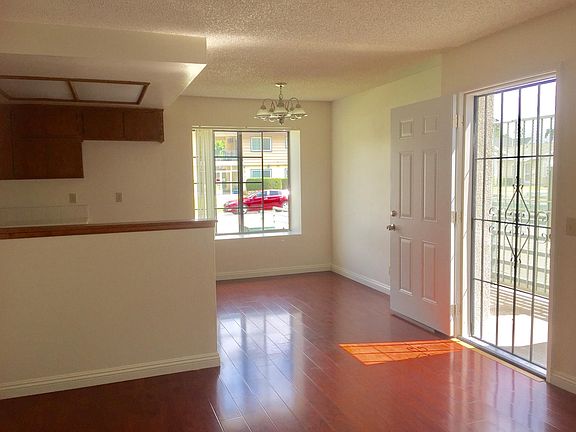 5th image of 222 W Dexter St APT 2