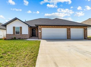 871 E Acacia Ln, Nixa, MO 65714