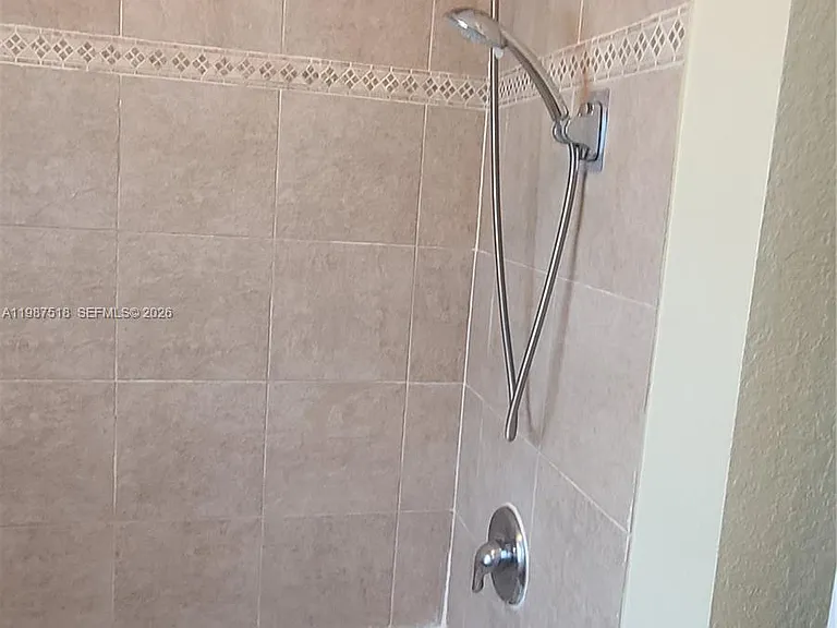 3071 Riverside Dr #0 — Photo 9