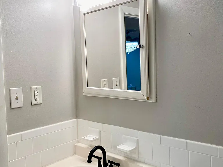4555 Macarthur Blvd NW — Photo 8