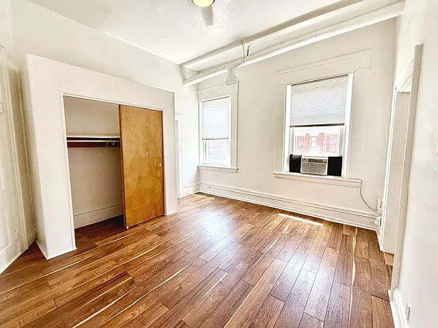 206 E 8th St #6 — Photo 8