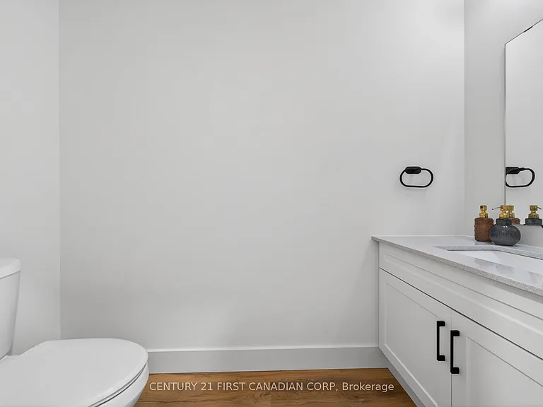 1595 Capri Cres #66 — Photo 5