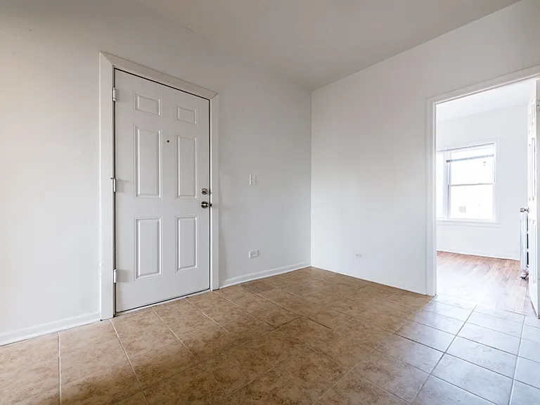 400 S Kilbourn Ave — Photo 7