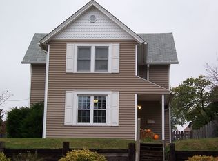 707 W 8th St, Muscatine, IA 52761