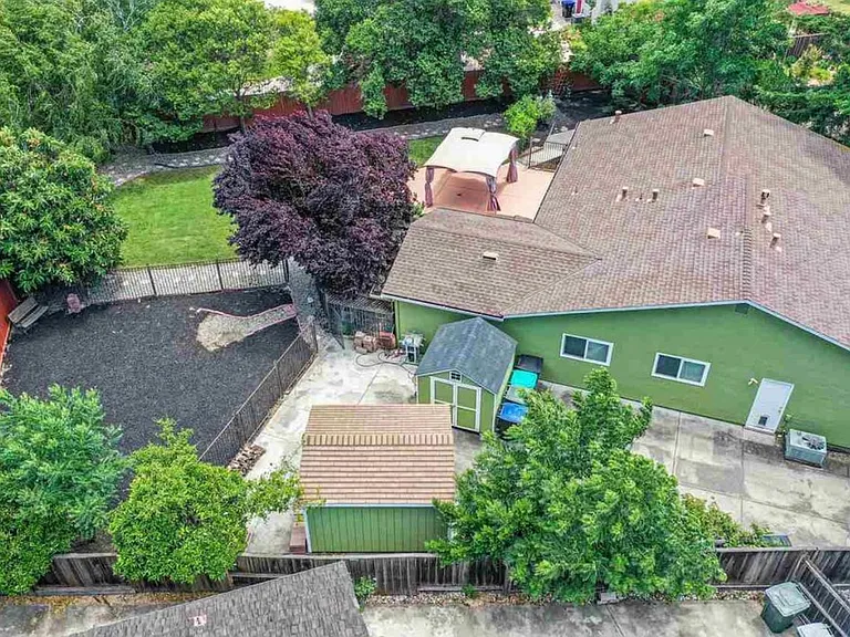 4120 Hazelhurst Ct — Photo 31