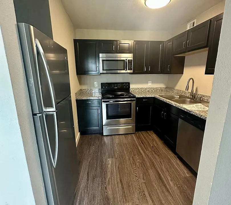 Residences at Lakeshore