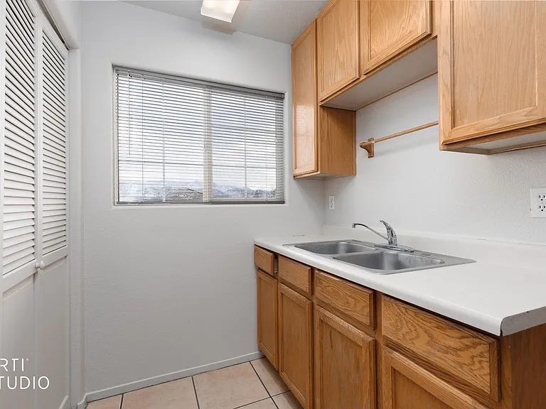151 N Dairy Ln — Photo 8