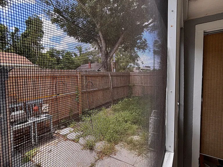 400 Vine Ave — Photo 18