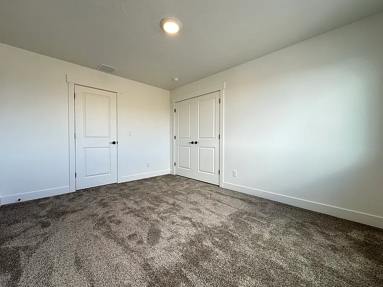 719 N 160 E #1 — Photo 11