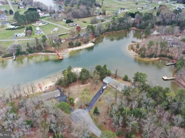 35 Sweetbriar Ln, Montross, VA 22520