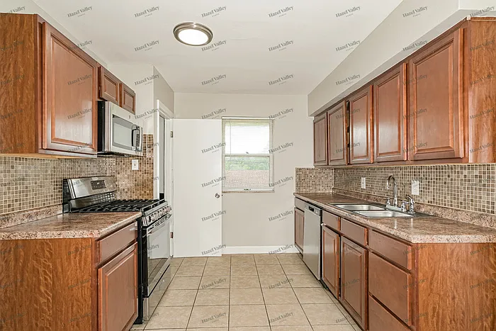 1112 Bluegrass Dr — Photo 6