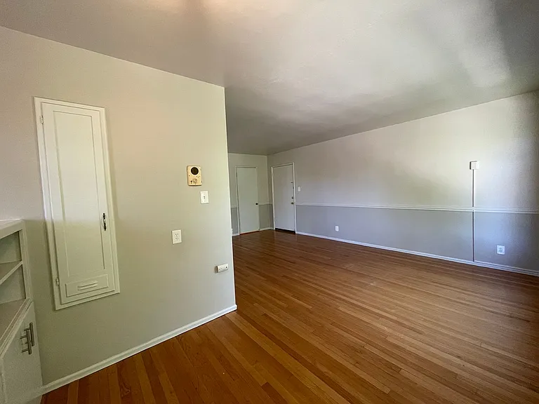 5488 Carlson Dr #&-5492 — Photo 3