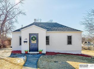 7913 State St, Omaha, NE 68127