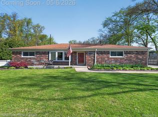 38000 Hixford Pl, Westland, MI 48185