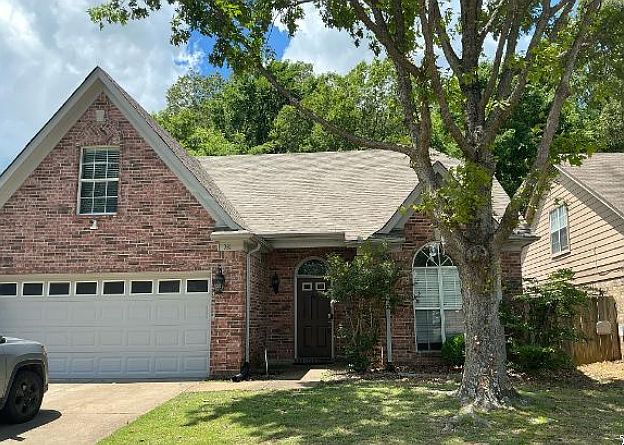 1st image of 931 Spanish Trail Ln